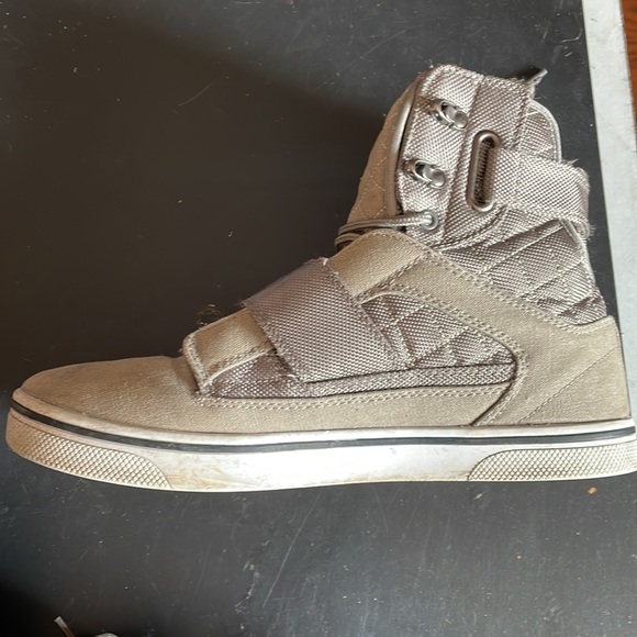 Size 9 VLADO high top shoes - Picture 8 of 14